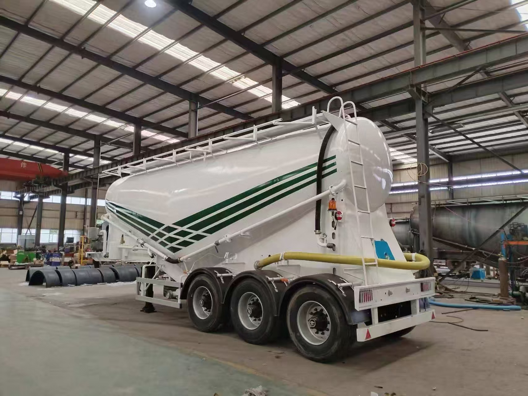 Bulk Cement Tanker Container Loading & Shipment Process