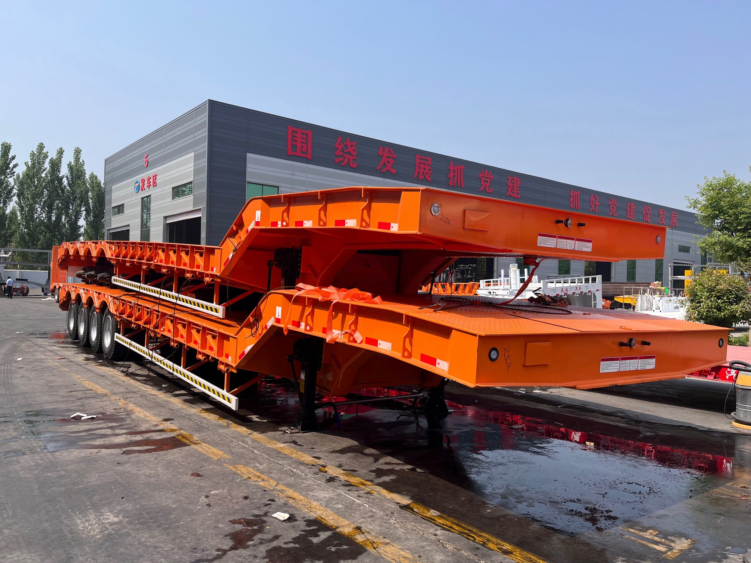 Looking for a reliable Lowbed Semi Trailer for heavy duty transport?