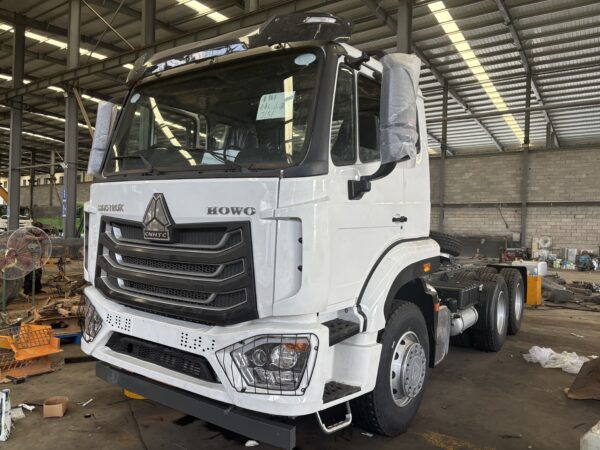 SINOTRUK HOWO NX 6x4 tractor truck 371HP heavy duty prime mover for cargo transport