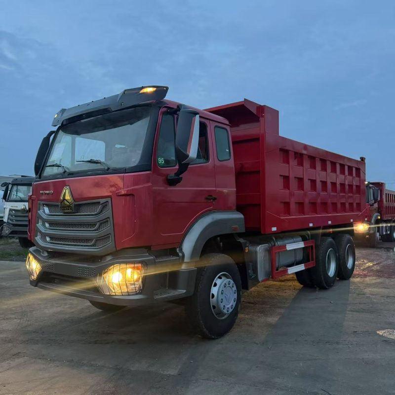 Reinforced 6x4 heavy duty chassis and leaf suspension of HOWO NX 371HP tipper truck